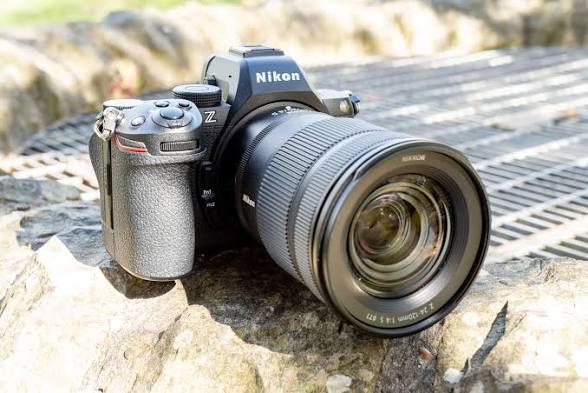 Mirrorless camera rental in Cameras and video equipment category